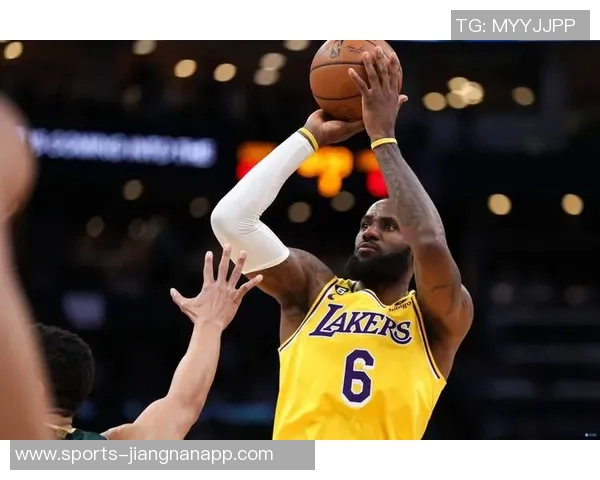 詹姆斯专注提升接球投篮能力预计无球打法将迎来生涯新高峰