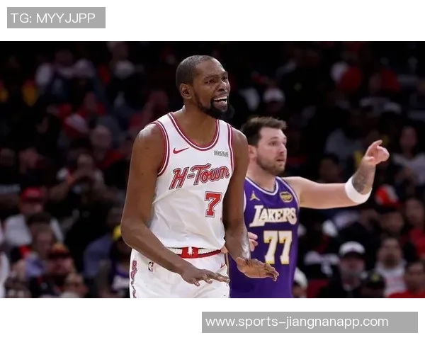 詹姆斯东契奇杜兰特齐聚26年200分50板50助俱乐部的辉煌时刻